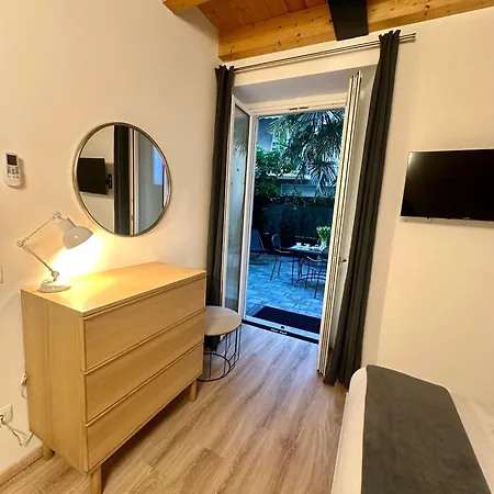 In Center With Patio Holiday home *